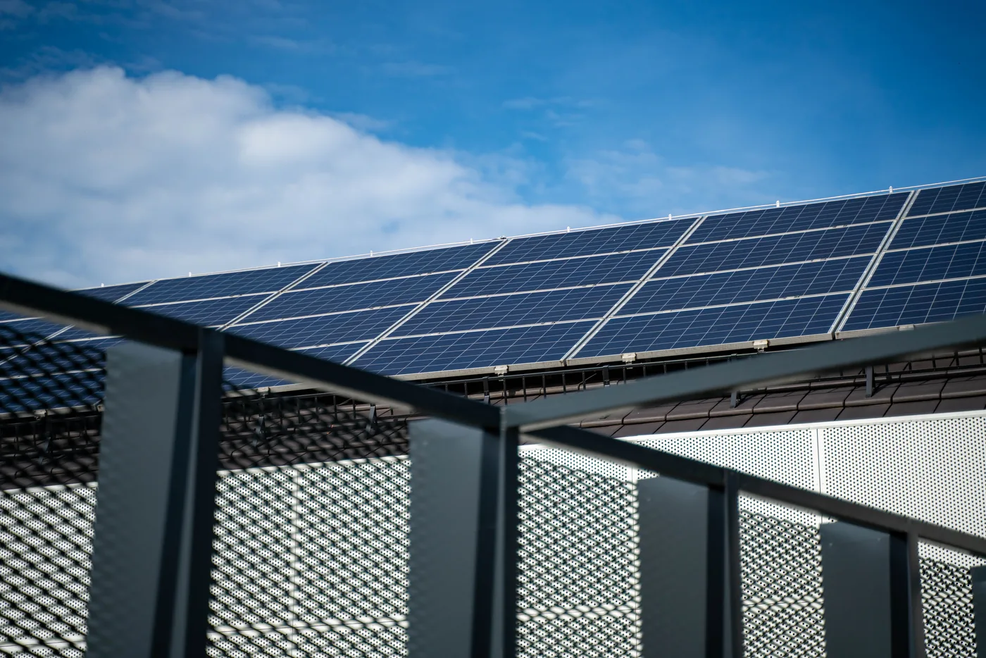 Solar array covering the roof of a commercial building